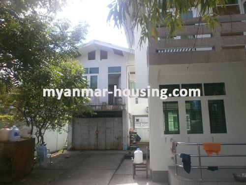 缅甸房地产 - 出售物件 - No.2907 - Good Landed House For Sale In Mayangone Township. - View of the garage.