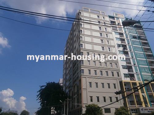 မြန်မာအိမ်ခြံမြေ - ရောင်းမည် property - No.2909 - လမ်းမတော်တွင် ကွန်ဒိုခန်းကောင်း ရောင်းရန်ရှိသည်။ - View of the building.