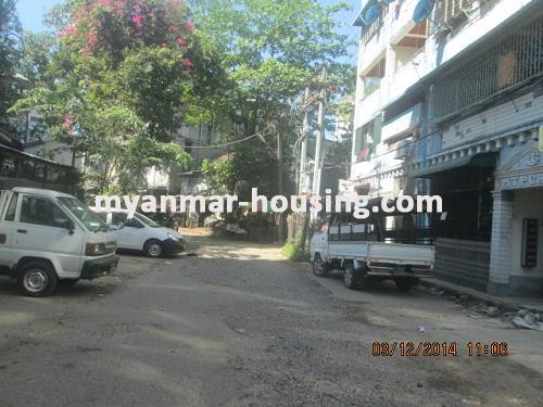မြန်မာအိမ်ခြံမြေ - ရောင်းမည် property - No.2925 - က - View of the street.