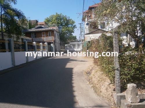 缅甸房地产 - 出售物件 - No.2928 - Landed house for sale in near Pyay road. - View of the street.