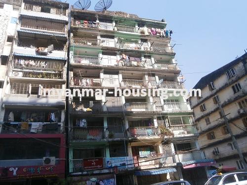 缅甸房地产 - 出售物件 - No.2945 - A suitable apartment near the downtown area! - View of building.