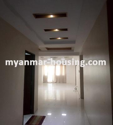 မြန်မာအိမ်ခြံမြေ - ရောင်းမည် property - No.2976 - Dagon Center II တွင်နေချင်သူများအတွက်အခန်း တစ်ခန်းရောင်းရန်ရှိသည်။ - Hall way view