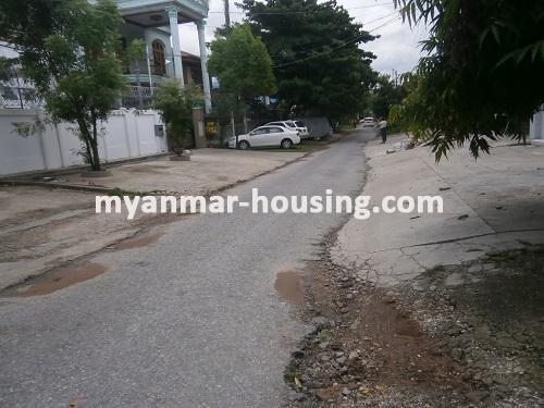 缅甸房地产 - 出售物件 - No.2987 - Available good landed house for sale and suitable for living family  near to Moe Kaung Road. - View of the street.