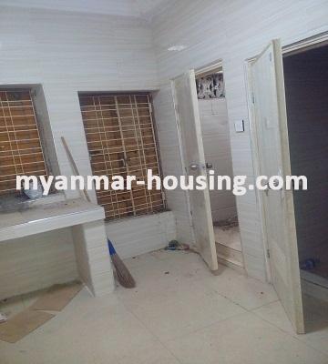 မြန်မာအိမ်ခြံမြေ - ရောင်းမည် property - No.3008 - မြေညီထပ်တွင် အခန်းရောင်းရန် ရှိသည်။ - View of Kitchen, Toilet and Bathroom