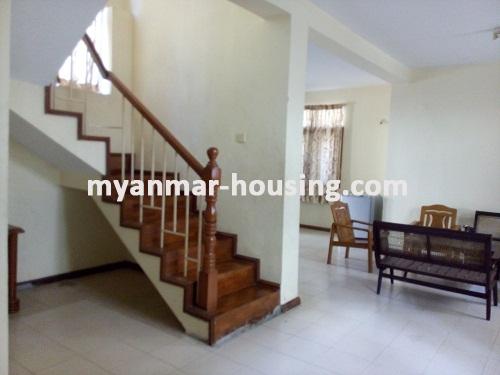မြန်မာအိမ်ခြံမြေ - ရောင်းမည် property - No.3014 - လှိုင်သာယာမြို့နယ်တွင် လုံးချင်းအိမ်ကောင်း တစ်လုံး ရောင်းရန်ရှိပါသည်။ - View of the living room