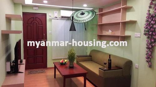 မြန်မာအိမ်ခြံမြေ - ရောင်းမည် property - No.3023 - အခန်းကောင်းတစ်ခန်းကျောက်တံတားတွင်ရောင်းရန်ရှိသည်။ - View of the living room.