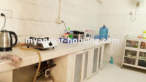 မြန်မာအိမ်ခြံမြေ - ရောင်းမည် property - No.3024 - စမ်းချောင်းမြို့နယ်တွင် ကွန်ဒိုအခန်းကောင်းတစ်ခန်းရောင်းရန် ရှိပါသည်။ - View of the kitchen room