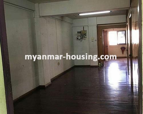 ミャンマー不動産 - 売り物件 - No.3047 - An apartment for sale in Hlaing Township. - View of the living room