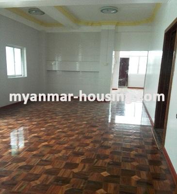 မြန်မာအိမ်ခြံမြေ - ရောင်းမည် property - No.3055 - လှိုင်မြို့နယ်တွင် တိုက်သစ်အခန်းကောင်းတစ်ခန်းရောင်းရန်ရှိသည်။  - 