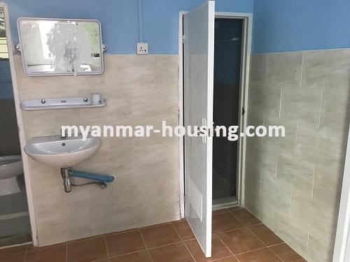 မြန်မာအိမ်ခြံမြေ - ရောင်းမည် property - No.3060 - တောင်ဥက္ကလာပမြို့နယ်တွင် တိုက်ခန်းတစ်ခန်းရောင်းရန်ရှိပါသည်။ - View of the Bathroom