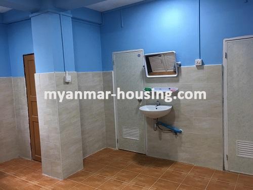 ミャンマー不動産 - 売り物件 - No.3065 - Apartment for sale in South Okkalapa! - bathroom and toilet