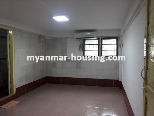 缅甸房地产 - 出售物件 - No.3075 - A Good room with two bed room for sale in the third floor at Sanchaung Township. - View of the room