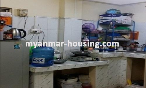 မြန်မာအိမ်ခြံမြေ - ရောင်းမည် property - No.3083 - ကမာရွတ်မြို့နယ်ရှိ ဗဟိုလမ်းမပေါ်တွင််  တိုက်ခန်းတစ်ခန်းရောင်းရန်ရှိပါသည်။ - View of the Kitchen room