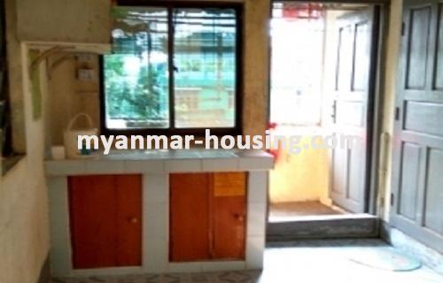မြန်မာအိမ်ခြံမြေ - ရောင်းမည် property - No.3084 - လှည်းတန်းတွင််  တိုက်ခန်းတစ်ခန်းရောင်းရန်ရှိပါသည်။ - View of the Kitchen room