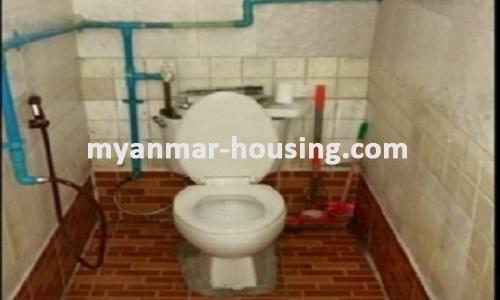 缅甸房地产 - 出售物件 - No.3085 -  Renovated room for sale in Kamaryut Township. - View of Toilet and Bathroom