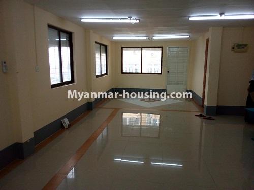 ミャンマー不動産 - 売り物件 - No.3112 - Good apartment for sale in Pabedan Township. - View of the living room