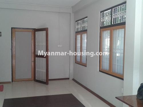 မြန်မာအိမ်ခြံမြေ - ရောင်းမည် property - No.3118 - FMI ထဲတွင် နေရာအချက်အချာကောင်းသည့် နေရာတွင် လုံးချင်းတစ်လုံး ရောင်းရန်ရှိသည်။ - bedroom