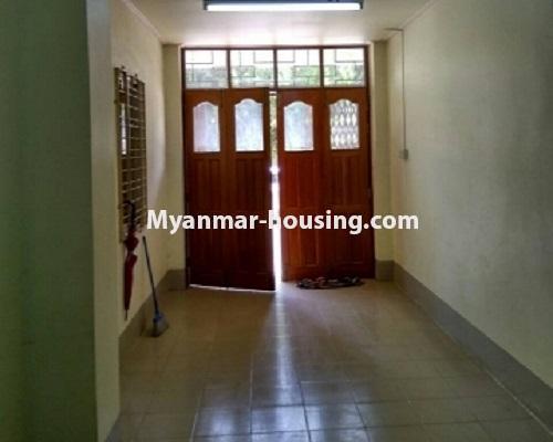 缅甸房地产 - 出售物件 - No.3124 - Ground floor with attic for sale in Kamaryut! - inside view