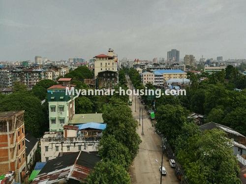 မြန်မာအိမ်ခြံမြေ - ရောင်းမည် property - No.3135 - ပုဇွန်တောင်တွင် ကွန်ဒိုခန်း ရောင်းရန်ရှိသည်။ - outside view