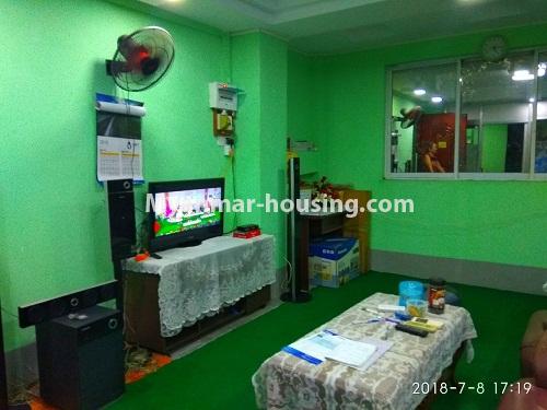 မြန်မာအိမ်ခြံမြေ - ရောင်းမည် property - No.3136 - ဘုရင့်နောင်တာဝါနားတွင် ကွန်ဒိုတိုက်ခန်း ရောင်းရန်ရှိသည်။ - living room