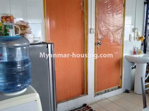 ミャンマー不動産 - 売り物件 - No.3147 - Condo room for sale in Pazundaung! - bathroom and toilet