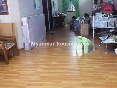 မြန်မာအိမ်ခြံမြေ - ရောင်းမည် property - No.3149 - ဗိုလ်တစ်ထောင်တွင် ကွန်ဒိုတိုက်ခန်း ရောင်းရန်ရှိသည်။ - living room