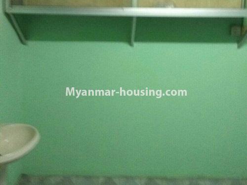မြန်မာအိမ်ခြံမြေ - ရောင်းမည် property - No.3151 - မြို့ထဲတွင် တိုက်ခန်းရောင်းရန်ရှိသည်။ - kitchen area