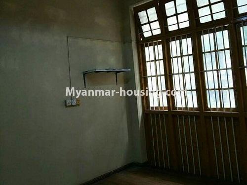 မြန်မာအိမ်ခြံမြေ - ရောင်းမည် property - No.3152 - မြို့ထဲတွင် တိုက်ခန်းရောင်းရန်ရှိသည်။ - bedroom