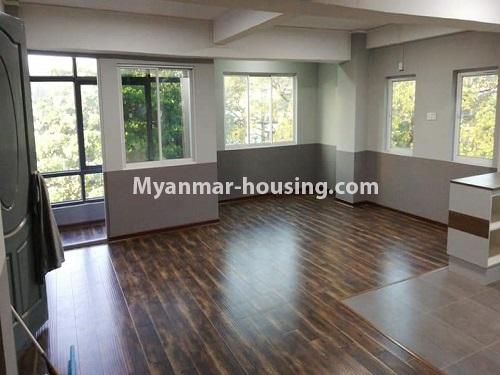 မြန်မာအိမ်ခြံမြေ - ရောင်းမည် property - No.3157 - စမ်းခောျင်းတွင် ကွန်ဒိုခန်း ရောင်းရန်ရှိသည်။  - living room view