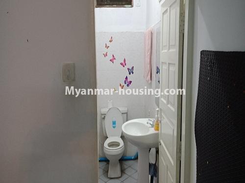 မြန်မာအိမ်ခြံမြေ - ရောင်းမည် property - No.3161 - ကမာရွတ်တွင် တိုက်ခန်း နှစ်လွှာ ရောင်းရန်ရှိသည်။ - bathroom 3