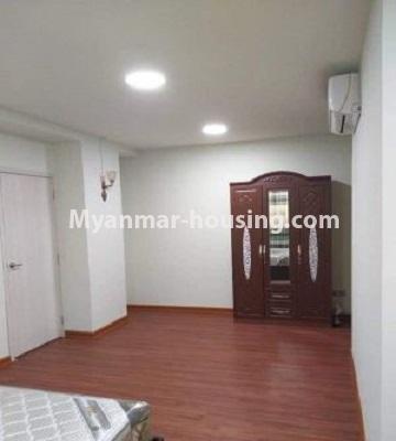 မြန်မာအိမ်ခြံမြေ - ရောင်းမည် property - No.3163 - ကမာရွတ်န၀ရတ်ကွန်ဒိုတွင် အခန်းရောင်းရန်ရှိသည်။ - another master bedroom