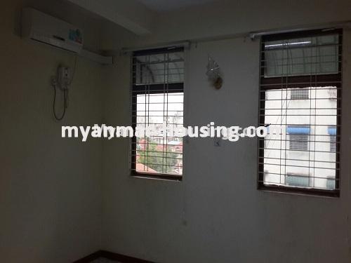 မြန်မာအိမ်ခြံမြေ - ရောင်းမည် property - No.3184 - လှိုင်ကန်ရိပ်မွန်ကွန်ဒိုတွင် အခန်းရောင်းရန် ရှိသည်။ - single bedroom 1