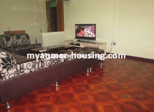 မြန်မာအိမ်ခြံမြေ - ရောင်းမည် property - No.3186 - ကမာရွတ် မိုးစန္ဒာကွန်ဒိုတွင် အခန်းရောင်းရန် ရှိသည်။ - living room