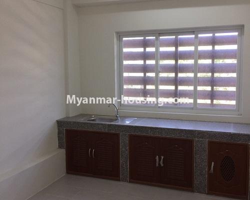မြန်မာအိမ်ခြံမြေ - ရောင်းမည် property - No.3192 - လှိုင်တွင် ကွန်ဒိုခန်းသစ် ရောင်းရန်ရှိသည်။  - kitchen
