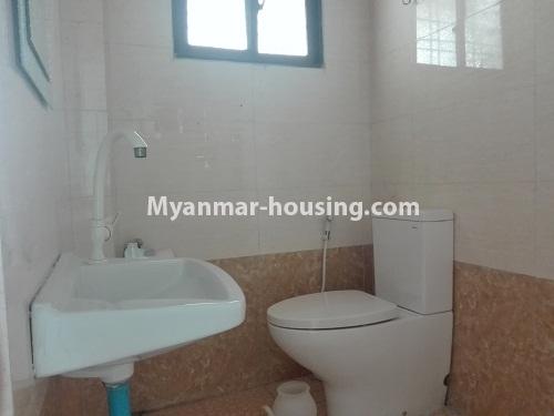 မြန်မာအိမ်ခြံမြေ - ရောင်းမည် property - No.3210 - ဗိုလ်တစ်ထောင်တွင် အပေါ်ဆုံးထပ် ရောင်းရန်ရှိသည်။ - bathroom 2