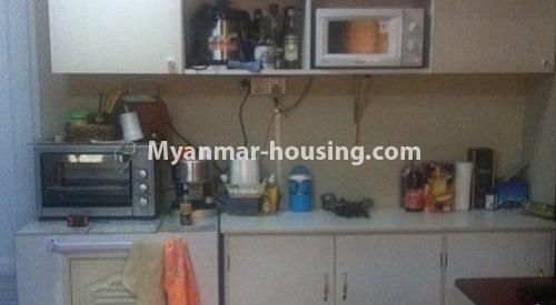 မြန်မာအိမ်ခြံမြေ - ရောင်းမည် property - No.3212 - ကမာရွတ်တွင် ကွန်းဒိုခန်း ရောင်းရန်ရှိသည်။ - kitchen