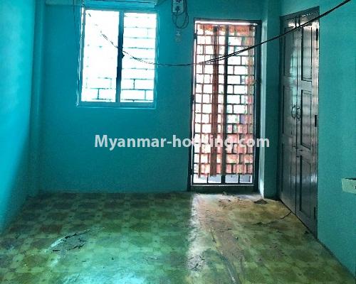 မြန်မာအိမ်ခြံမြေ - ရောင်းမည် property - No.3218 - ဗိုလ်တစ်ထောင်တွင် တိုက်ခန်းရောင်းရန် ရှိသည်။ - living room