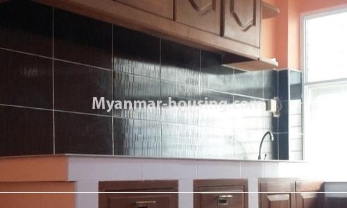မြန်မာအိမ်ခြံမြေ - ရောင်းမည် property - No.3220 - သင်္ဃန်းကျွန်းတွင် လုံးချင်းရောင်းရန် ရှိသည်။ - kitchen