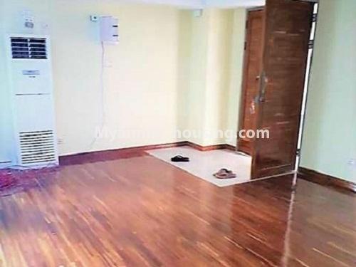 缅甸房地产 - 出售物件 - No.3233 - Shwe Moe Kaung condominium room for sale in Yankin! - living room 