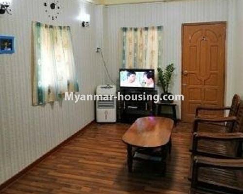 မြန်မာအိမ်ခြံမြေ - ရောင်းမည် property - No.3236 - သာကေတတွင် တိုက်ခန်းရောင်းရန်ရှိသည်။  - living room