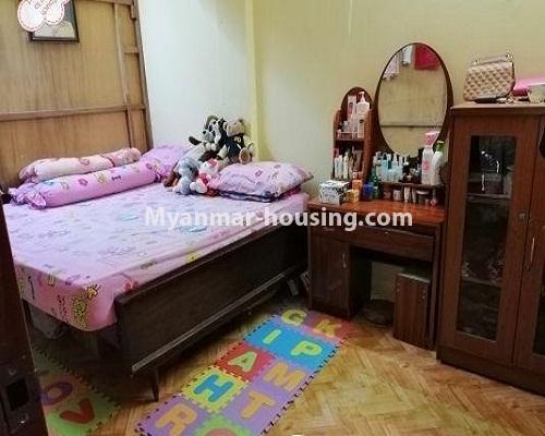 မြန်မာအိမ်ခြံမြေ - ရောင်းမည် property - No.3236 - သာကေတတွင် တိုက်ခန်းရောင်းရန်ရှိသည်။  - bedroom