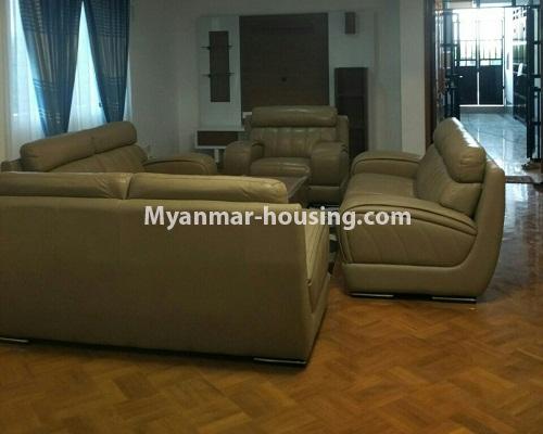 缅甸房地产 - 出售物件 - No.3237 - Shwe Moe Kaung Condominium room for sale in Yankin! - living room