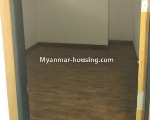缅甸房地产 - 出售物件 - No.3237 - Shwe Moe Kaung Condominium room for sale in Yankin! - single bedroom 