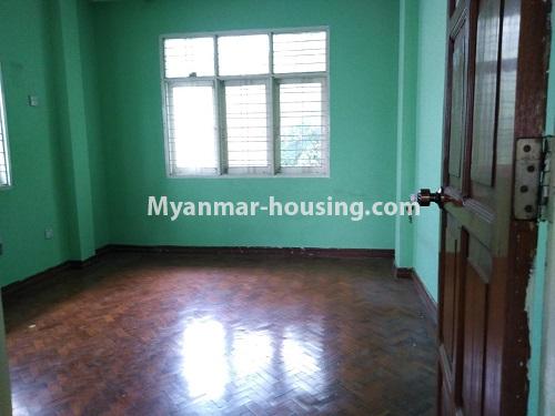 မြန်မာအိမ်ခြံမြေ - ရောင်းမည် property - No.3245 - သာကေတ မြခွာညိုအိမ်ရာတွင် လုံးချင်းရောင်းရန် ရှိသည်။  - single bedroom 3