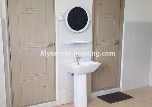 ミャンマー不動産 - 売り物件 - No.3262 - Apartment for sale in Thin Gan Gyun! - bathroom and toilet