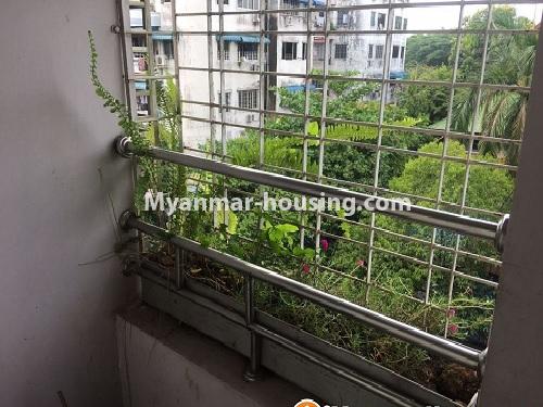 မြန်မာအိမ်ခြံမြေ - ရောင်းမည် property - No.3264 - ကမာရွတ်တွင် တိုက်ခန်းရောင်းရန် ရှိသည်။ - balcony