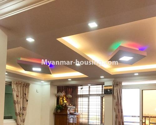 မြန်မာအိမ်ခြံမြေ - ရောင်းမည် property - No.3265 - မရမ်းကုန်းတွင် ကွန်ဒိုခန်း ရောင်းရန်ရှိသည်။	 - living room ceiling view