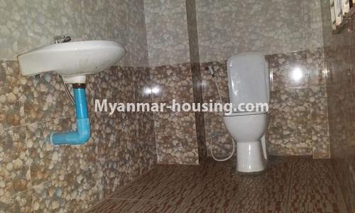 缅甸房地产 - 出售物件 - No.3283 - Decorated condominium room for sale in Pazundaung! - master bedroom bathroom