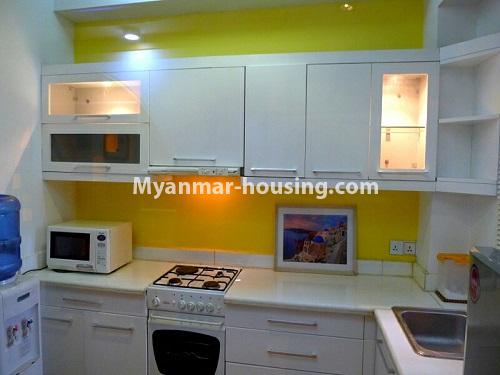 မြန်မာအိမ်ခြံမြေ - ရောင်းမည် property - No.3296 - နေရန် အဆင်ပြေသော ကွန်ဒိုခန်းတစ်ခန်း ဗဟန်းတွင် ရောင်းရန်ရှိသည်။ - kitchen