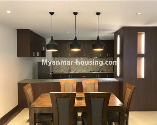 မြန်မာအိမ်ခြံမြေ - ရောင်းမည် property - No.3300 - လှိုင်တွင် ဇိမ်ခံကွန်ဒိုခန်းသစ် ရောင်းရန်ရိသည်။ - dining area and kitchen